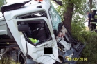 Trasa Brusy - Żabno, samochód ciężarowy uderzył w drzewo
