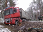Wypadek ciężarówki na trasie Lubnia - Wiele.